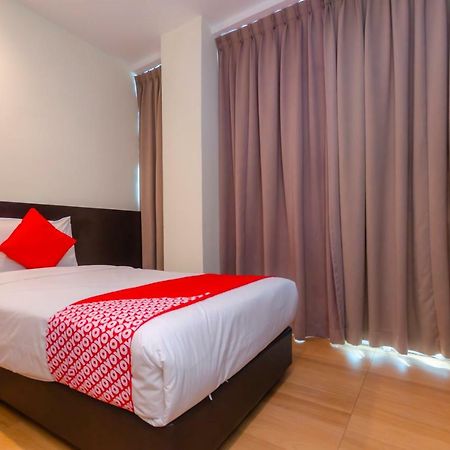 Oyo 1201 Wf Hotel Johor Bahru Exterior photo