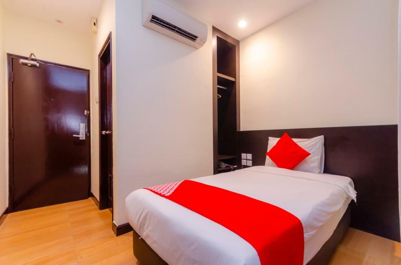 Oyo 1201 Wf Hotel Johor Bahru Exterior photo