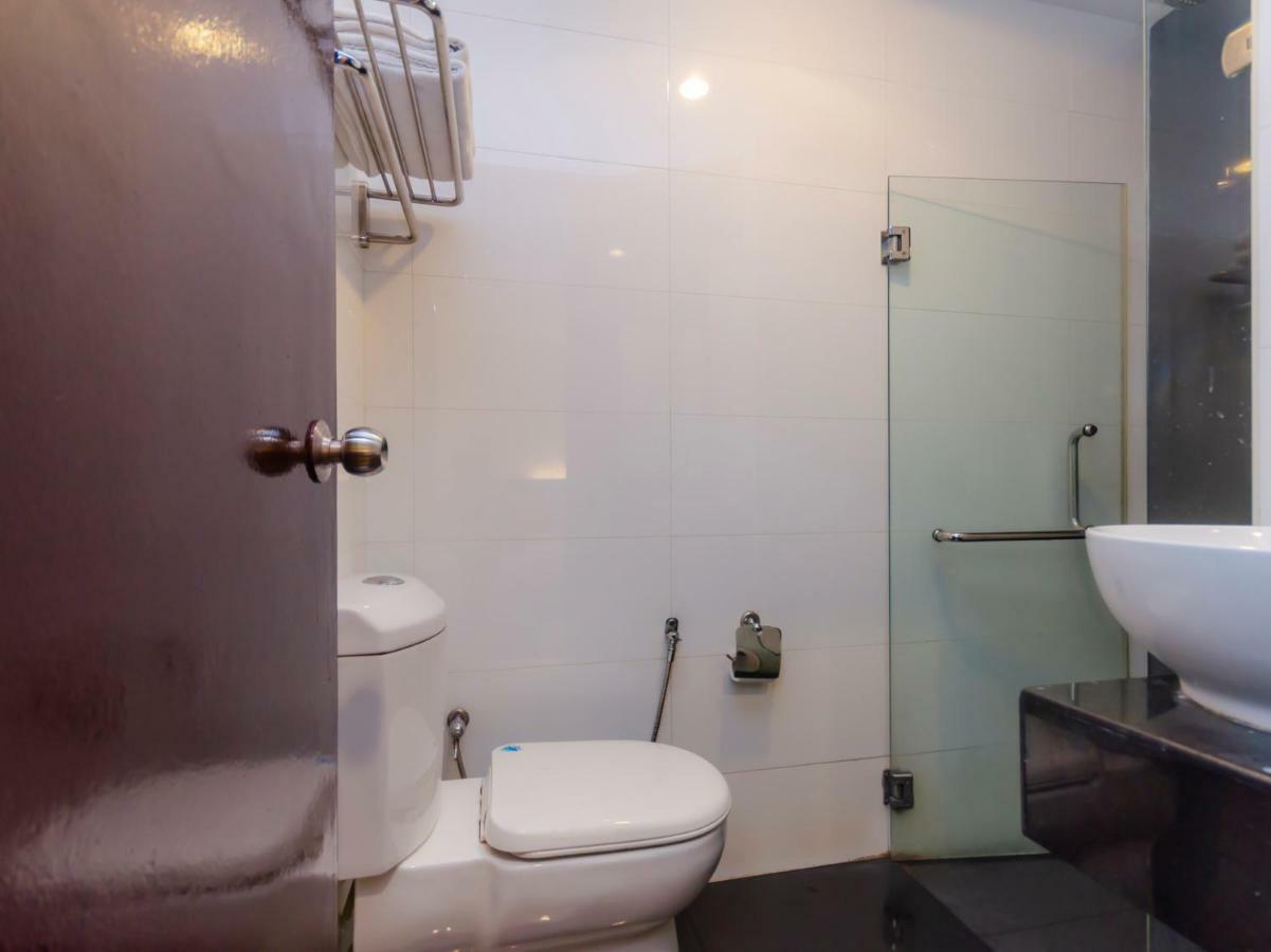 Oyo 1201 Wf Hotel Johor Bahru Exterior photo
