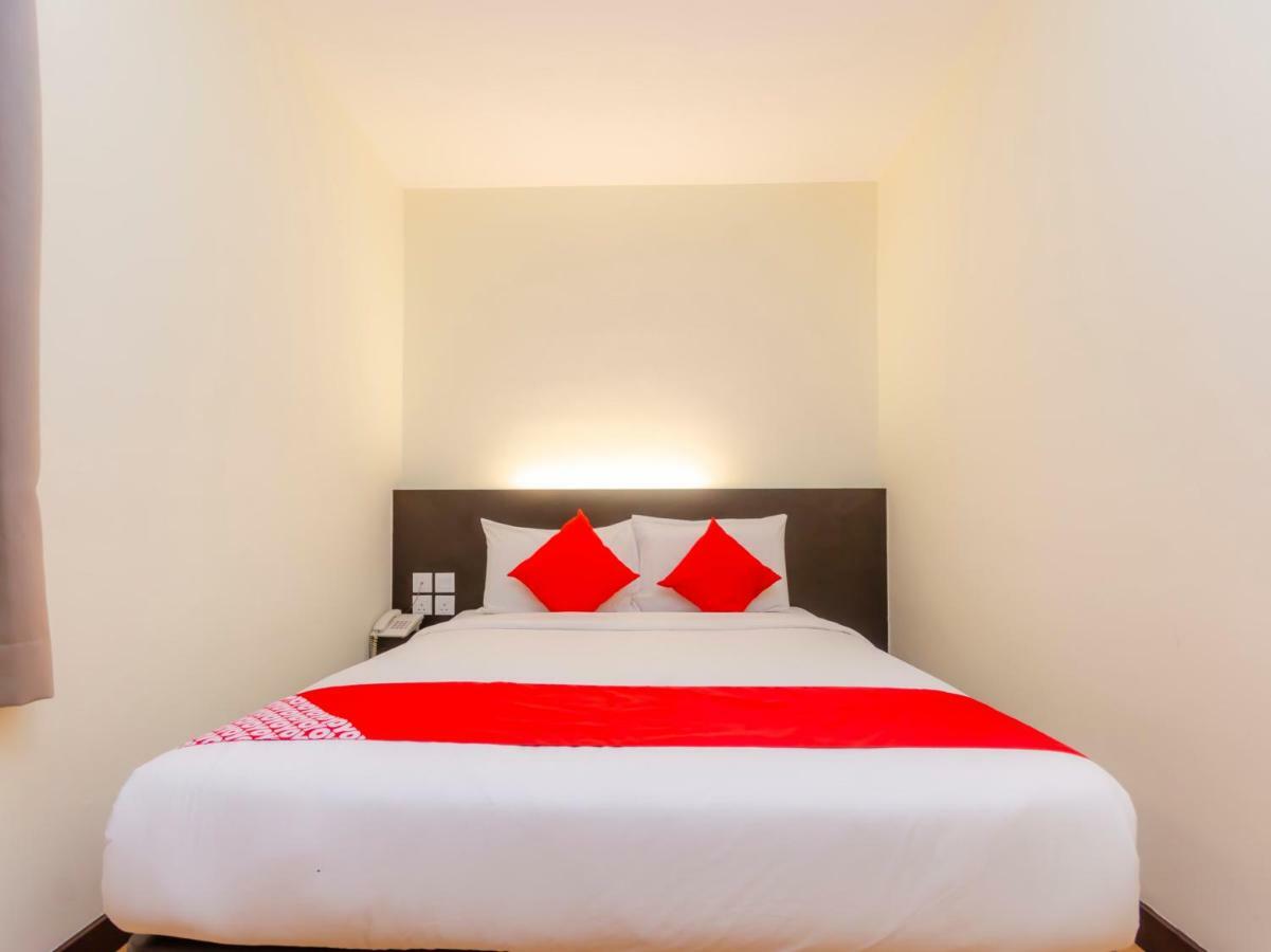 Oyo 1201 Wf Hotel Johor Bahru Exterior photo