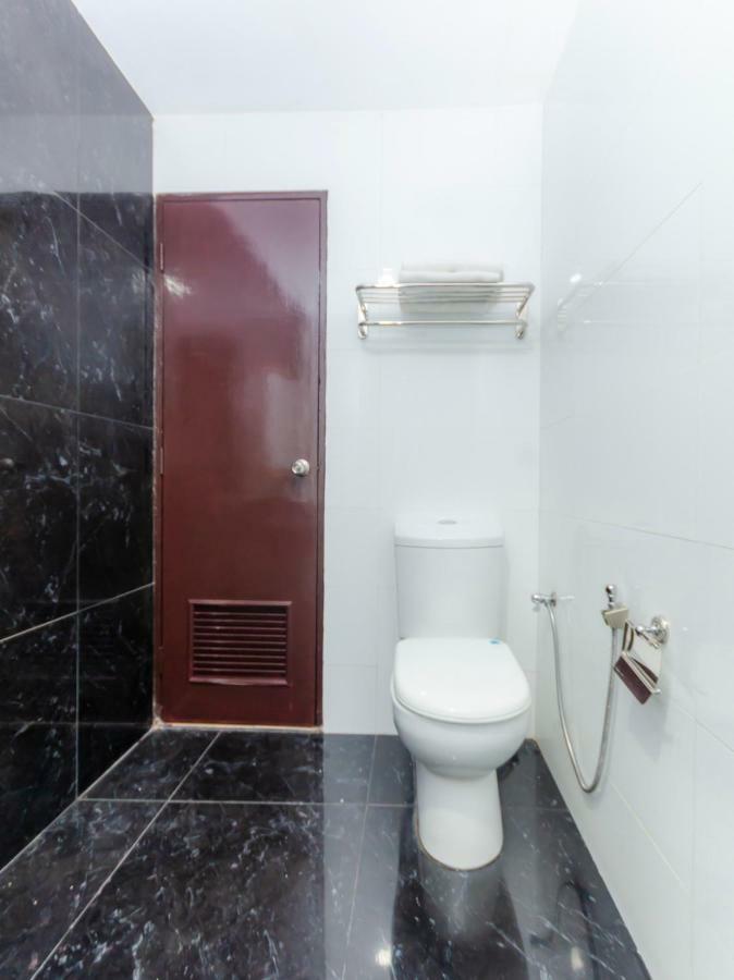 Oyo 1201 Wf Hotel Johor Bahru Exterior photo