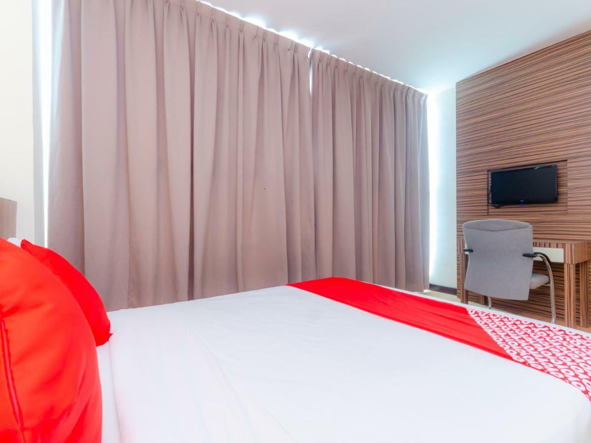 Oyo 1201 Wf Hotel Johor Bahru Exterior photo