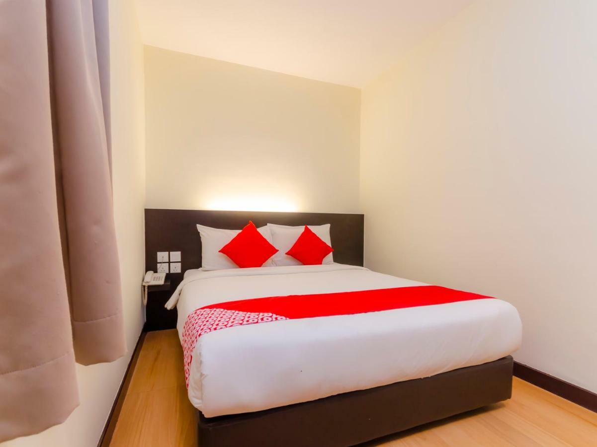 Oyo 1201 Wf Hotel Johor Bahru Exterior photo