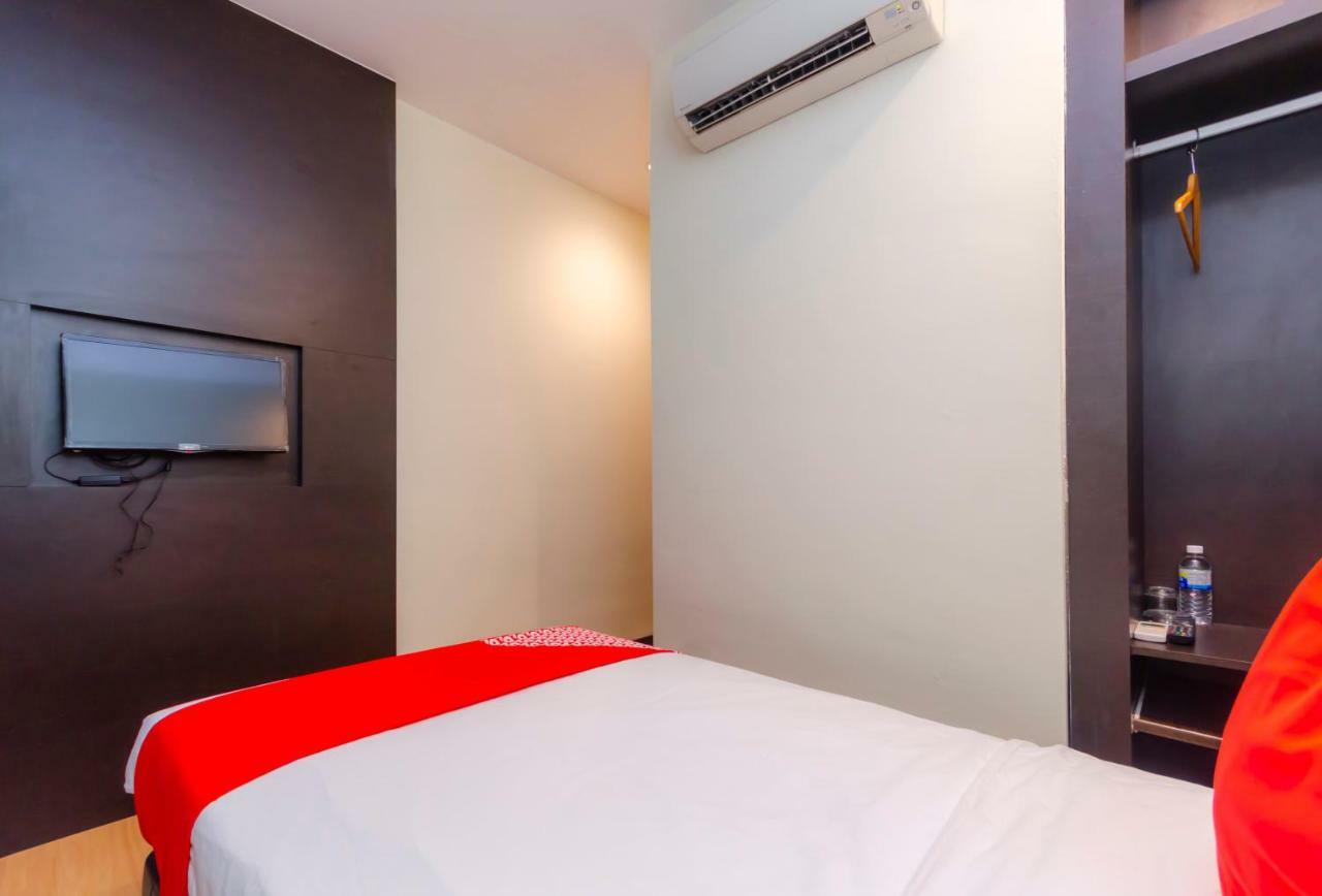 Oyo 1201 Wf Hotel Johor Bahru Exterior photo